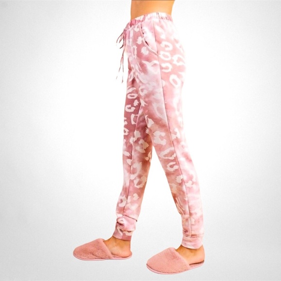143 Story Pink Leopard Lounge Set | Fleece Lined Hoodie & Joggers - Picture 9 of 15